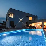 Vila Emma Cukrici